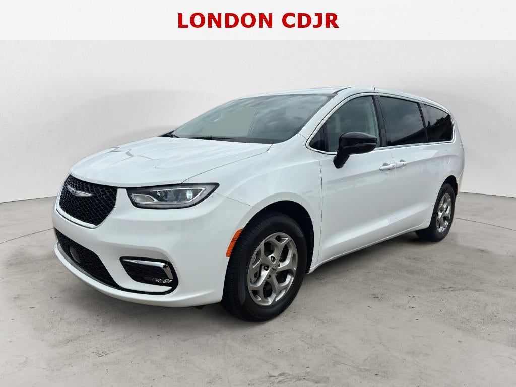 2024 Chrysler Pacifica Limited AWD in Bright White Clearcoat — front three-quarter view